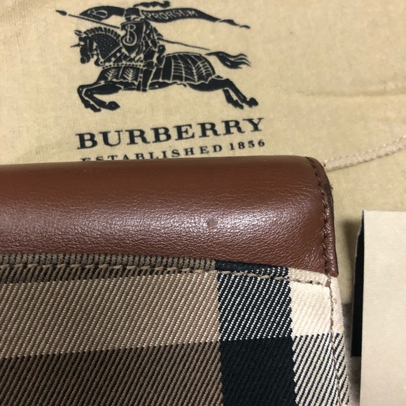Burberry Wallet - Picture 5 of 11